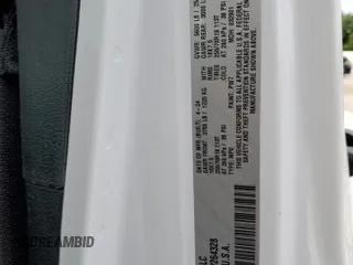 2024 Jeep Wrangler Sahara z VIN 1C4PJXEG8RW264328, wystawiony jako Copart lot #57106615 z przebiegiem 14 890 mil mil oraz Szkoda całkowita • Salvage title. Historia ofert i sprzedaży dostępna na DreamBid. Obrazek 13.