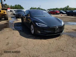 2018 Tesla Model S 75D with VIN 5YJSA1E22JF291142, listed as a Copart auction lot 65682055 with 126,212 mi miles and Salvage title. Bid and sale history available at DreamBid. Image 13.
