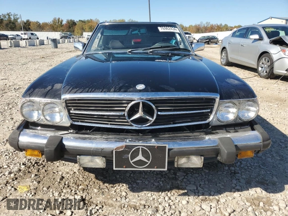 1986 Mercedes-Benz 560 SL z VIN WDBBA48D9GA049186, wystawiony jako Copart lot #76962434 z przebiegiem 93 967 mil mil oraz Nie do naprawy. Historia ofert i sprzedaży dostępna na DreamBid. Obrazek 5.