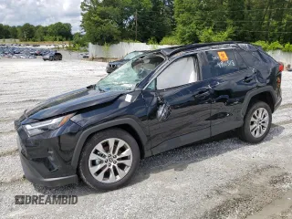 2025 Toyota RAV4 XLE Premium z VIN 2T3C1RFVXSW373756, wystawiony jako Copart lot #58671675 z przebiegiem 3 782 mil mil oraz Szkoda całkowita • Salvage title. Historia ofert i sprzedaży dostępna na DreamBid. Obrazek 1.