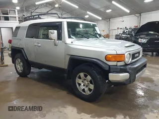 2007 Toyota FJ Cruiser with VIN JTEBU11F470035202, listed as a IAAI auction lot 41972066 with 241,021 mi miles. Bid and sale history available at carsss.com. Image 1.