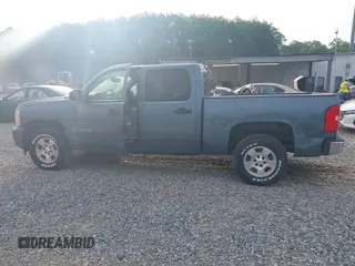 2007 Chevrolet Silverado 1500 Work Truck with VIN 2GCEC13C971528787, listed as a IAAI auction lot 42091506 with 107,298 mi miles and . Bid and sale history available at DreamBid. Image 14.