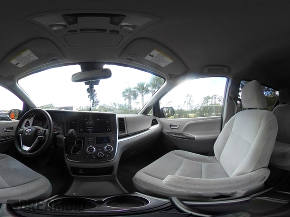 2018 Toyota Sienna LE Auto Access Seat with VIN 5TDKZ3DC5JS945951, listed as a IAAI auction lot 41689856 with 103,537 mi miles. Bid and sale history available at carsss.com. Image 23.