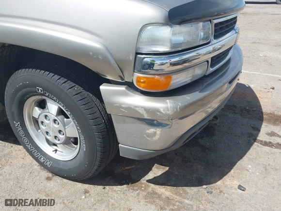 2000 Chevrolet New Tahoe LT with VIN 1GNEK13T7YJ185916, listed as a IAAI auction lot 42109831 with 205,165 mi miles. Bid and sale history available at carsss.com. Image 6.