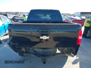 2009 Chevrolet Silverado 1500 LS with VIN 3GCEC13C49G267921, listed as a IAAI auction lot 41723468 with 150,075 mi miles and . Bid and sale history available at DreamBid. Image 17.
