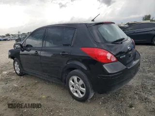 2008 Nissan Versa S z VIN 3N1BC13E58L447065, wystawiony jako Copart lot #52380355 z przebiegiem 151 681 mil mil oraz Szkoda całkowita • Salvage title. Historia ofert i sprzedaży dostępna na DreamBid. Obrazek 2.