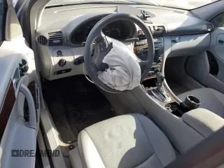 2002 Mercedes-Benz C 230/260/280/320 with VIN WDBRF64J02F194555, listed as a Copart auction lot 42923725 with 140,312 mi miles and Salvage Title. Bid and sale history available at DreamBid. Image 8.