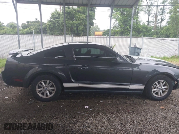 2007 Ford Mustang Deluxe with VIN 1ZVFT80N175365857, listed as a IAAI auction lot 42512673 with 136,145 mi miles and . Bid and sale history available at DreamBid. Image 14.