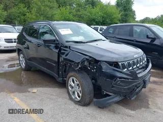2024 Jeep Compass Latitude с VIN 3C4NJDBNXRT118155, выставлен на аукционе IAAI как лот 42837986 с пробегом 39 338 миль миль и . История ставок и продаж доступна на DreamBid. Изображение 1.