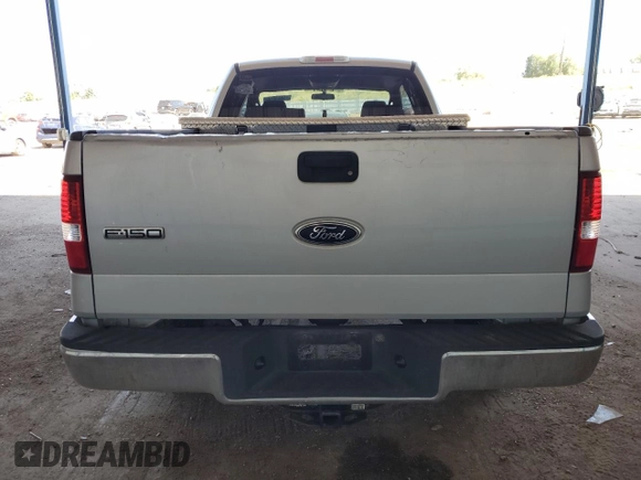 2004 Ford F-150 STX z VIN 1FTRX12WX4FA01069, wystawiony jako Copart lot #71503874 z przebiegiem 241 284 mil mil oraz Czysty tytuł • Clean title. Historia ofert i sprzedaży dostępna na DreamBid. Obrazek 6.