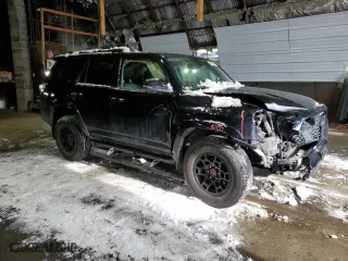 2023 Toyota 4Runner SR5 Premium with VIN JTENU5JR9P6125599, listed as a Copart auction lot 44004715 with 24,779 mi miles and Salvage Title. Bid and sale history available at carsss.com. Image 4.