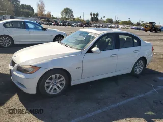 2006 BMW 3 Series 325i with VIN WBAVB17596NK40776, listed as a Copart auction lot 41831515 with 150,661 mi miles and Salvage Title. Bid and sale history available at carsss.com. Image 1.