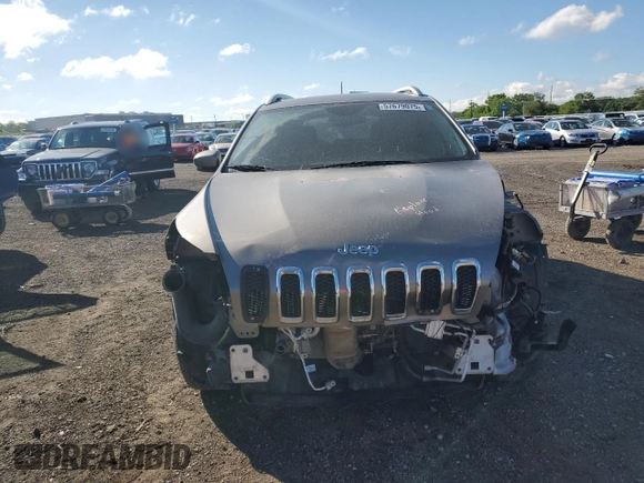 2018 Jeep Cherokee Latitude Plus z VIN 1C4PJMLX0JD622295, wystawiony jako Copart lot #57679075 z przebiegiem 123 743 mil mil oraz Szkoda całkowita • Salvage title. Historia ofert i sprzedaży dostępna na DreamBid. Obrazek 5.
