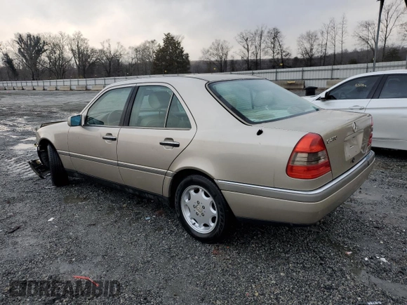1997 Mercedes-Benz C 230/260/280/320 z VIN WDBHA28E3VF565566, wystawiony jako Copart lot #42641935 z przebiegiem 163 628 mil mil oraz Szkoda całkowita • Salvage title. Historia ofert i sprzedaży dostępna na DreamBid. Obrazek 2.