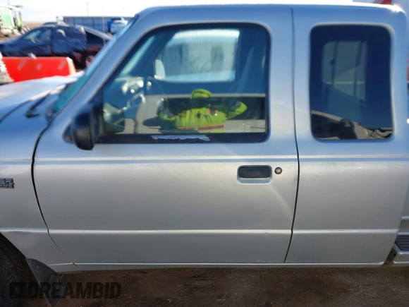 2001 Ford Ranger XLT Appearance with VIN 1FTYR14E61PA57039, listed as a IAAI auction lot 41459789 with 177,925 mi miles. Bid and sale history available at carsss.com. Image 14.