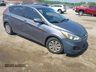 2016 Hyundai Accent SE z VIN KMHCT5AE1GU261082, wystawiony jako IAAI lot #42441435 z przebiegiem 217 219 mil mil oraz . Historia ofert i sprzedaży dostępna na DreamBid. Obrazek 1.