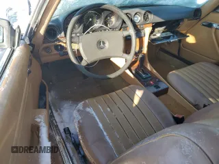 1985 Mercedes-Benz 380 z VIN WDBBA45C1FA026172, wystawiony jako Copart lot #44573545 z przebiegiem 149 808 mil mil oraz Szkoda całkowita • Salvage title. Historia ofert i sprzedaży dostępna na DreamBid. Obrazek 8.