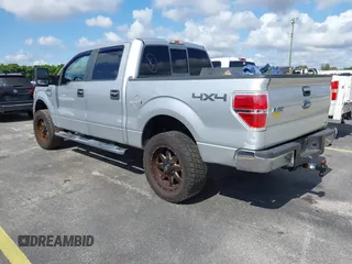 2010 Ford F-150 XL z VIN 1FTFW1EV3AFB95996, wystawiony jako IAAI lot #41496697 z przebiegiem 240 478 mil mil oraz . Historia ofert i sprzedaży dostępna na DreamBid. Obrazek 3.