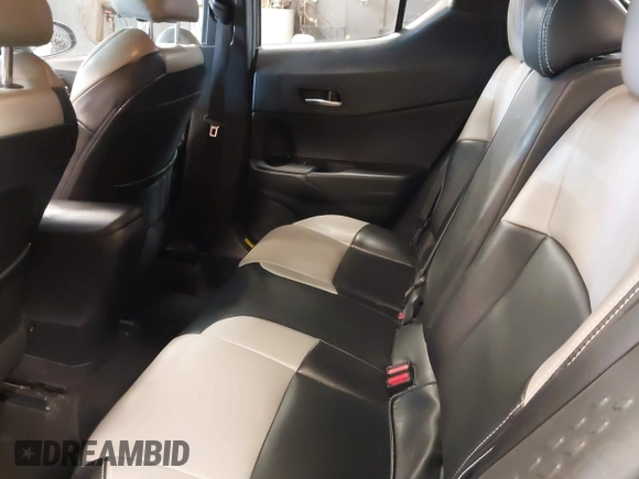 2018 Toyota C-HR XLE z VIN NMTKHMBX5JR039263, wystawiony jako IAAI lot #42265976 z przebiegiem 88 253 mil mil oraz . Historia ofert i sprzedaży dostępna na DreamBid. Obrazek 8.