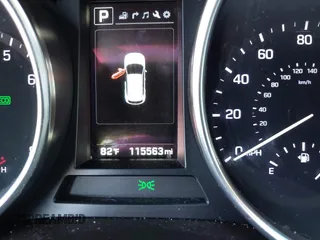 2017 Hyundai Santa Fe 2.4L with VIN 5XYZUDLBXHG397691, listed as a IAAI auction lot 42687035 with 115,563 mi miles and . Bid and sale history available at DreamBid. Image 7.