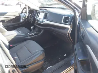 2018 Toyota Highlander LE with VIN 5TDBZRFH2JS818635, listed as a IAAI auction lot 41363485 with 120,948 mi miles and . Bid and sale history available at DreamBid. Image 5.