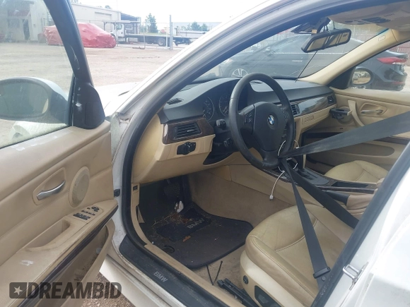 2006 BMW 3 Series 330i с VIN WBAVB33526PS18608, выставлен на аукционе IAAI как лот 42521613 с пробегом Не указан миль и . История ставок и продаж доступна на DreamBid. Изображение 5.