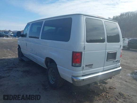 2014 Ford Econoline Passenger XL with VIN 1FBNE3BL2EDB06549, listed as a IAAI auction lot 41599964 with 197,921 mi miles. Bid and sale history available at carsss.com. Image 3.