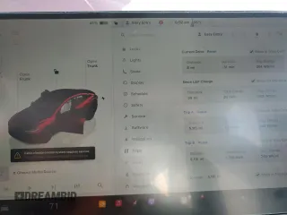 2025 Tesla Model 3 Long Range z VIN 5YJ3E1EA7SF906723, wystawiony jako Copart lot #53521795 z przebiegiem 5 115 mil mil oraz Szkoda całkowita • Salvage title. Historia ofert i sprzedaży dostępna na DreamBid. Obrazek 9.