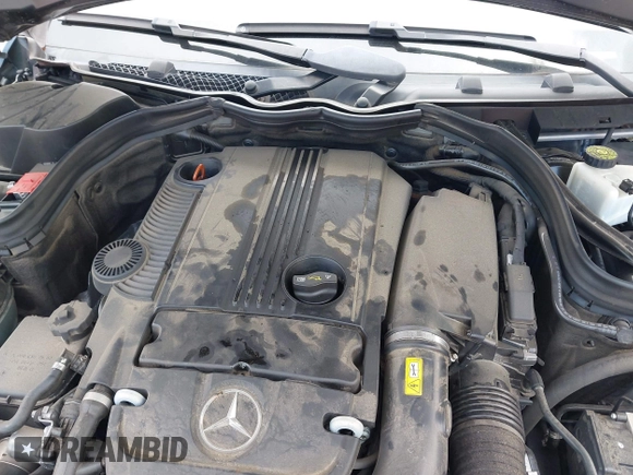 2014 Mercedes-Benz C 250 z VIN WDDGJ4HB9EG224400, wystawiony jako IAAI lot #42054054 z przebiegiem 40 200 mil mil oraz . Historia ofert i sprzedaży dostępna na DreamBid. Obrazek 10.