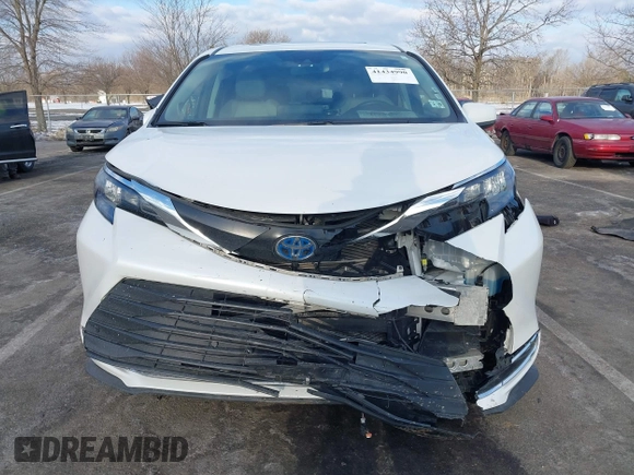 2024 Toyota Sienna XLE with VIN 5TDJSKFC6RS119094, listed as a IAAI auction lot 41434990 with 113,532 mi miles and . Bid and sale history available at DreamBid. Image 12.