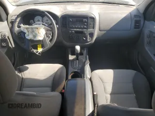 2005 Ford Escape XLS Value with VIN 1FMYU02ZX5KB32127, listed as a Copart auction lot 46595145 with 144,182 mi miles and Salvage Title. Bid and sale history available at carsss.com. Image 8.