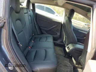 2023 Tesla Model 3 z VIN 5YJ3E1EAXPF404814, wystawiony jako Copart lot #56857105 z przebiegiem 59 360 mil mil oraz Czysty tytuł • Clean title. Historia ofert i sprzedaży dostępna na DreamBid. Obrazek 10.