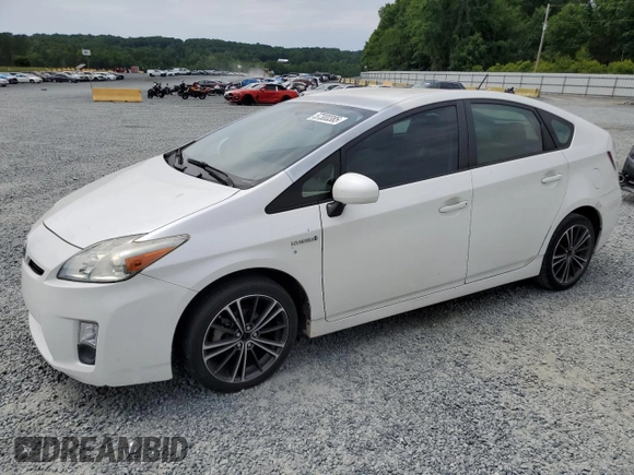 2010 Toyota Prius II z VIN JTDKN3DU6A0026709, wystawiony jako Copart lot #57300385 z przebiegiem Nie podano mil oraz Szkoda całkowita • Salvage title. Historia ofert i sprzedaży dostępna na DreamBid. Obrazek 1.