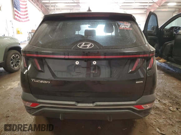 2024 Hyundai Tucson SEL z VIN 5NMJFCDE3RH378059, wystawiony jako Copart lot #54627725 z przebiegiem Nie podano mil oraz Szkoda całkowita • Salvage title. Historia ofert i sprzedaży dostępna na DreamBid. Obrazek 6.