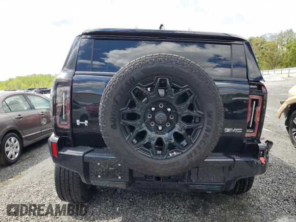 2024 GMC Hummer EV 2X with VIN 1GKB0NDE0RU109550, listed as a Copart auction lot 52746425 with 5,426 mi miles and Salvage Title. Bid and sale history available at carsss.com. Image 6.