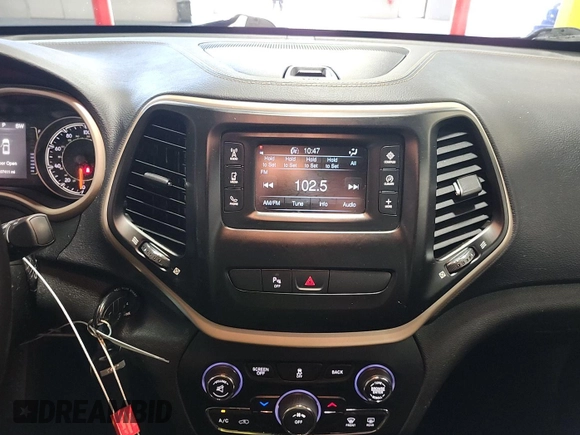 2017 Jeep Cherokee Altitude с VIN 1C4PJLABXHW654364, выставлен на аукционе IAAI как лот 42723300 с пробегом 107 408 миль миль и . История ставок и продаж доступна на DreamBid. Изображение 14.