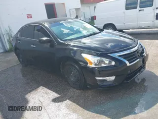 2013 Nissan Altima SV with VIN 1N4AL3AP5DC118239, listed as a IAAI auction lot 40057822 with 266,157 mi miles and . Bid and sale history available at carsss.com. Image 1.