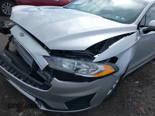 2019 Ford Fusion Hybrid SE with VIN 3FA6P0LU9KR104886, listed as a IAAI auction lot 41742835 with 1 mi miles. Bid and sale history available at carsss.com. Image 6.