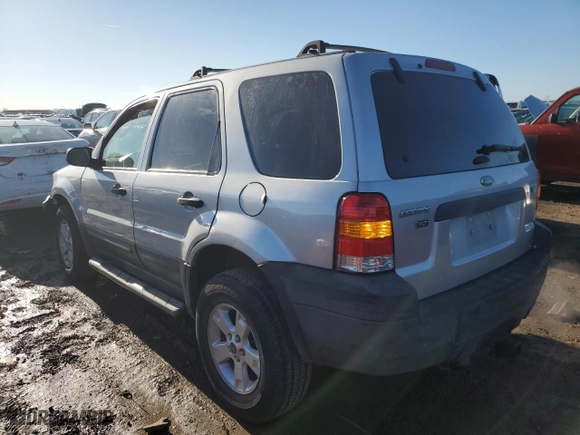 2005 Ford Escape XLT with VIN 1FMCU03155KD28656, listed as a Copart auction lot 50218545 with 109,844 mi miles and Salvage Title. Bid and sale history available at carsss.com. Image 2.