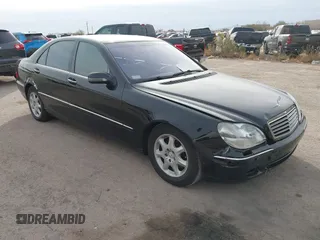 2001 Mercedes-Benz S-Class with VIN WDBNG75J71A135899, listed as a IAAI auction lot 41534215 with 51,646 mi miles. Bid and sale history available at carsss.com. Image 1.