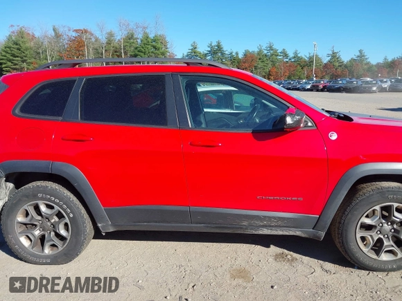 2019 Jeep Cherokee Trailhawk с VIN 1C4PJMBX7KD298488, выставлен на аукционе IAAI как лот 40697687 с пробегом 127 060 миль миль и . История ставок и продаж доступна на DreamBid. Изображение 13.