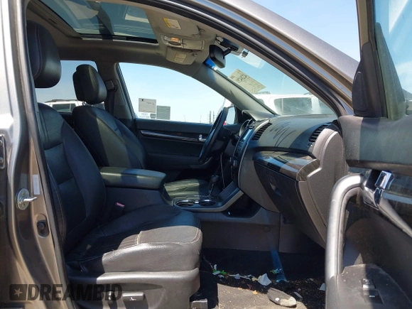 2013 Kia Sorento EX with VIN 5XYKU4A25DG411785, listed as a IAAI auction lot 42204291 with 203,501 mi miles and . Bid and sale history available at carsss.com. Image 5.