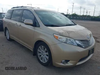2011 Toyota Sienna XLE AAS z VIN 5TDYK3DC0BS019103, wystawiony jako IAAI lot #42706822 z przebiegiem 102 644 mil mil oraz . Historia ofert i sprzedaży dostępna na DreamBid. Obrazek 1.
