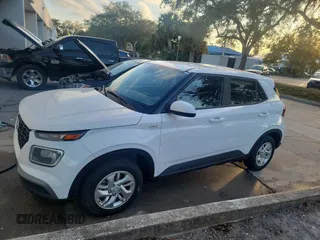 2024 Hyundai Venue SE with VIN KMHRB8A3XRU288751, listed as a Copart auction lot 88154795 with 9,233 mi miles and Clean Title. Bid and sale history available at DreamBid. Image 2.