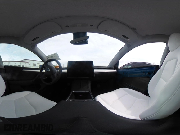 2024 Tesla Model Y Long Range z VIN 7SAYGDEE9RA244657, wystawiony jako IAAI lot #41694621 z przebiegiem 12 991 mil mil oraz . Historia ofert i sprzedaży dostępna na DreamBid. Obrazek 21.