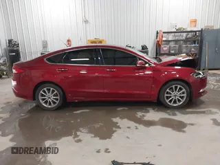 2017 Ford Fusion SE z VIN 3FA6P0HD8HR405800, wystawiony jako IAAI lot #41823918 z przebiegiem 54 034 mil mil oraz . Historia ofert i sprzedaży dostępna na DreamBid. Obrazek 14.