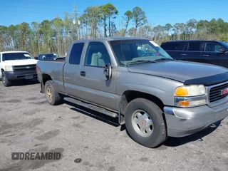 2000 GMC New Sierra 1500 SLE with VIN 2GTEK19T8Y1387710, listed as a IAAI auction lot 41803378 with 306,540 mi miles. Bid and sale history available at carsss.com. Image 1.