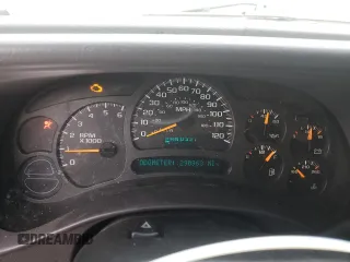 2004 GMC Yukon SLT with VIN 1GKEK13Z14R132643, listed as a Copart auction lot 46973935 with 290,963 mi miles and Salvage Title. Bid and sale history available at carsss.com. Image 9.
