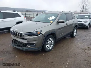 2019 Jeep Cherokee Latitude with VIN 1C4PJLCB0KD313331, listed as a IAAI auction lot 41153181 with 34,045 mi miles. Bid and sale history available at carsss.com. Image 17.