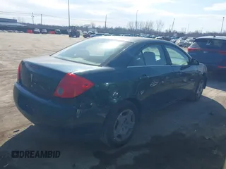 2007 Pontiac G6 1SV Value Leader with VIN 1G2ZF58B274261341, listed as a IAAI auction lot 41704035 with 196,225 mi miles. Bid and sale history available at carsss.com. Image 4.